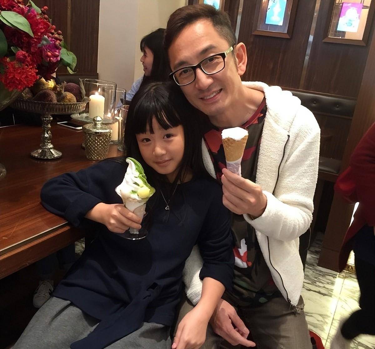 吴14岁女儿近照曝光!定居吉林,长得超级高,腰细腿凉。