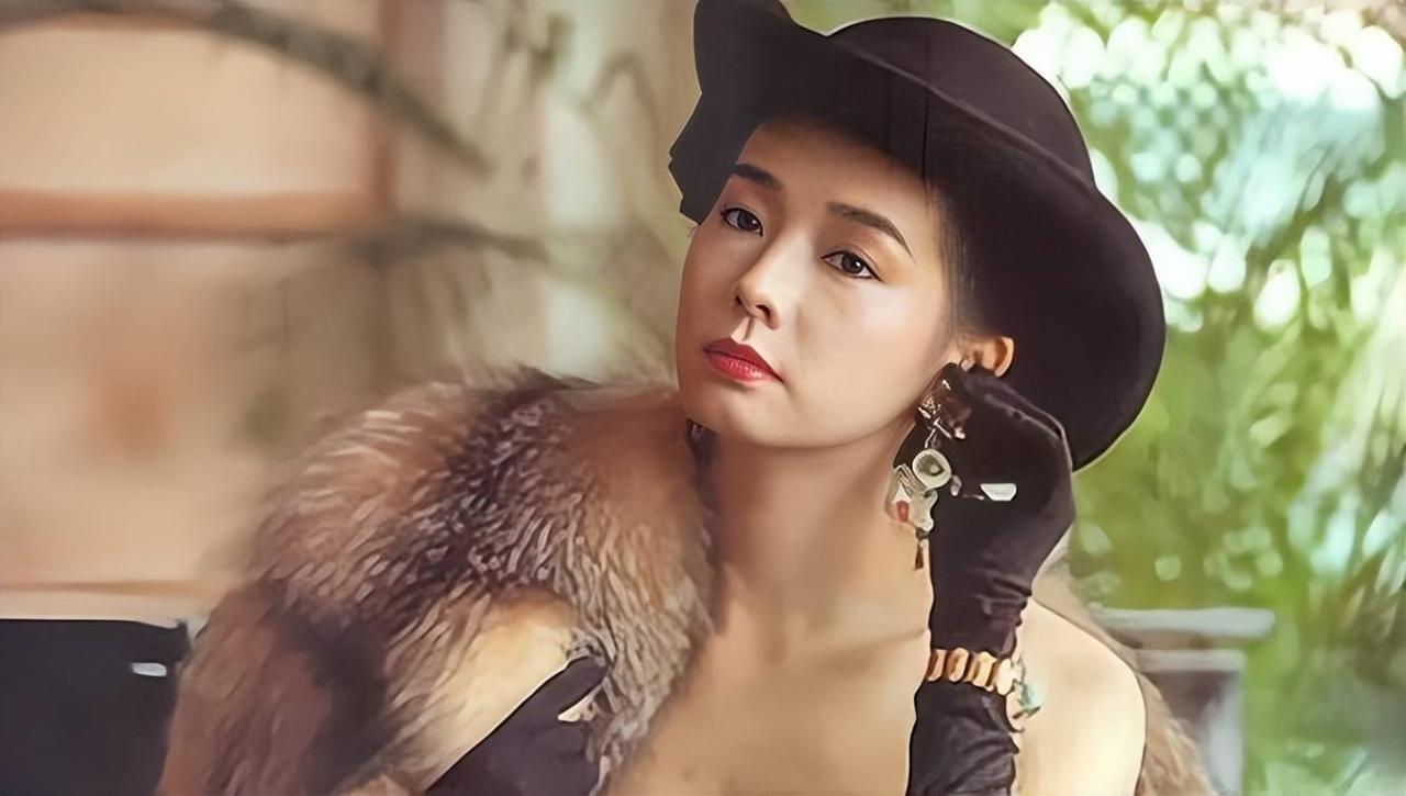 张国荣逝世17周年唐鹤德发文缅怀(2002年张国荣生日唐鹤德为什么缺席)