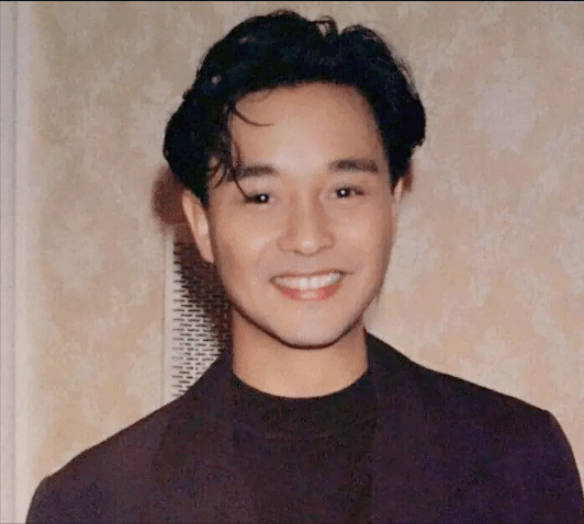 张国荣逝世17周年唐鹤德发文缅怀(2002年张国荣生日唐鹤德为什么缺席)