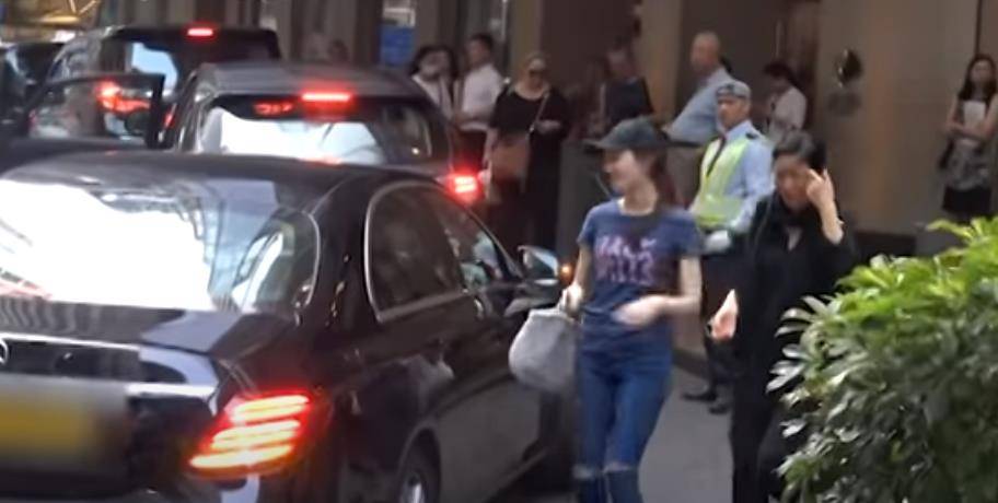 68岁的何鸿燊昔日心腹吴志诚，40岁的HKU大三学生何艳娟的《忘年交》