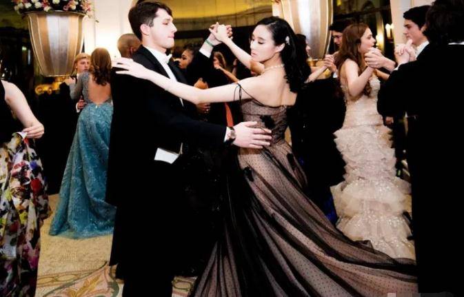 何鸿燊女儿何超欣简介(何鸿燊最疼爱的女儿何超琼)