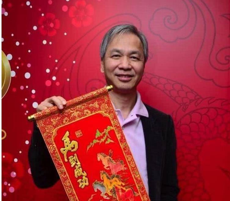 68岁的何鸿燊昔日心腹吴志诚,40岁的HKU大三学生何艳娟的《忘年交》