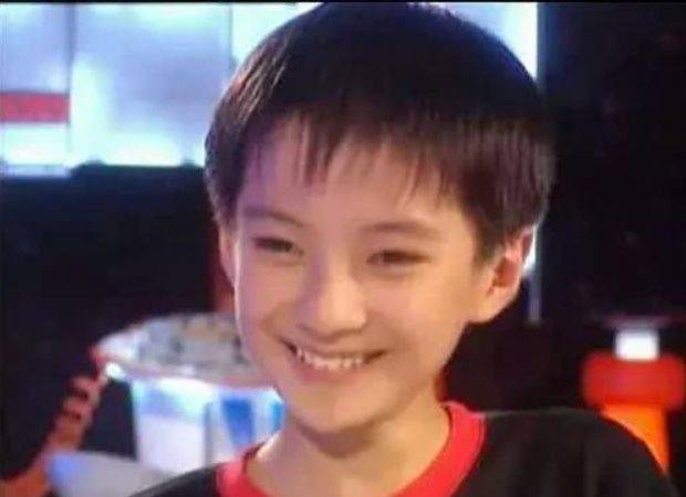 娱乐圈唯一一个考入清华大学的童星(90后清华学霸爆红)