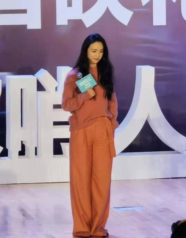 汤唯气质太好(汤唯戴口罩)