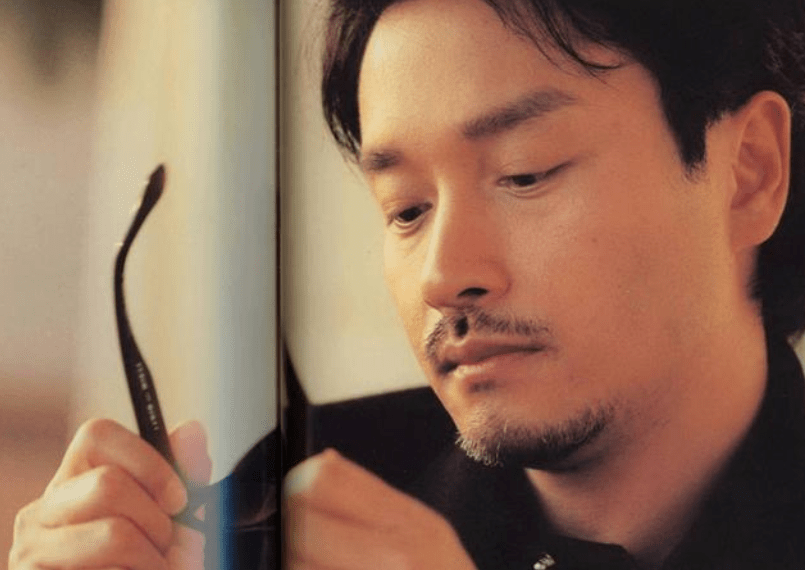 张国荣逝世17周年唐鹤德发文缅怀(2002年张国荣生日唐鹤德为什么缺席)