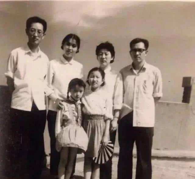 在剧中扮演第三者被骂得很惨，现实中被出卖？分手后一直没结婚！