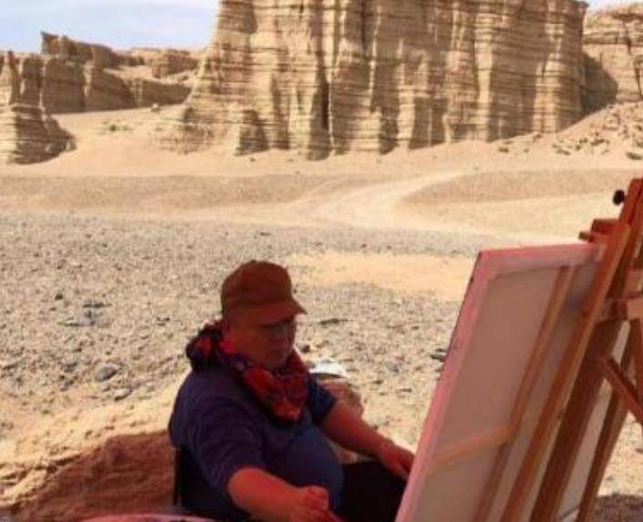 还记得主持人董浩吗？36岁那年，接到病危通知。现在他住在乡下，享受64岁的生活。