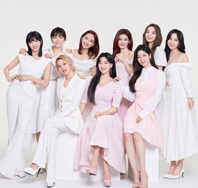 蔡颖两次坦率地让这个群体沉默：不喜欢回复消息，但想做自己的人。