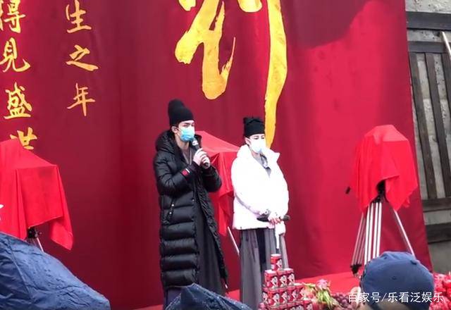 热巴是不是重新做双眼皮了(迪丽热巴的双眼皮是天生的吗)