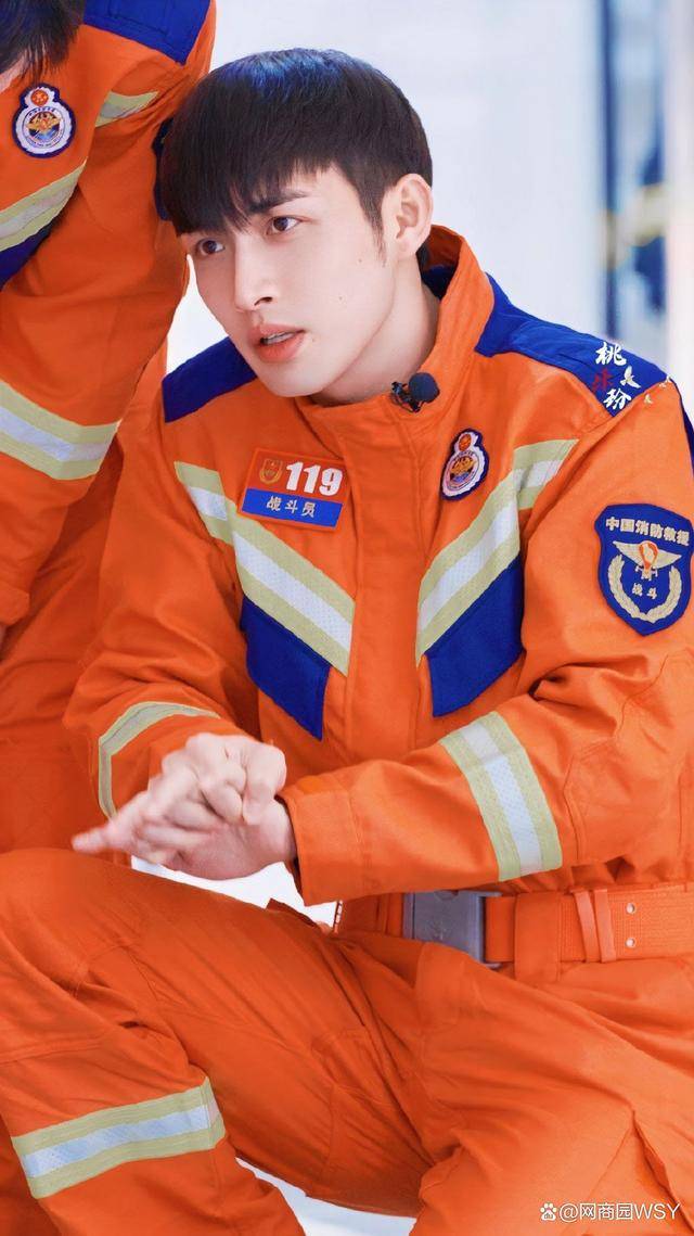 张彬彬呆萌(霸道男神照片)