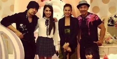 周:六年后,他回来了,又创造了一个奇迹。他娶了一个年轻的模特昆凌,她在四年内失去了生命。