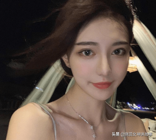 一觉醒来,张可风开始捧新的女主播,他的真面目已经浮出水面?