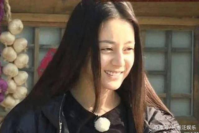 热巴是不是重新做双眼皮了(迪丽热巴的双眼皮是天生的吗)