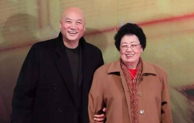 陈丽华是嫁给谁了(陈丽华出家了吗)