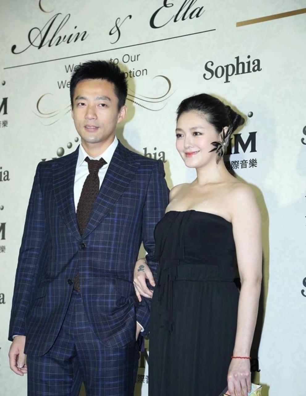 新一季《妻子的浪漫旅行》拟邀嘉宾名单出炉，不少在明星情侣。我很期待。