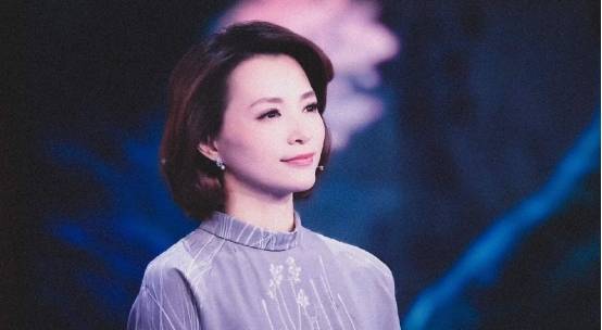 被逼超7亿,著名主持人董卿低价卖房是自保还是救老公?