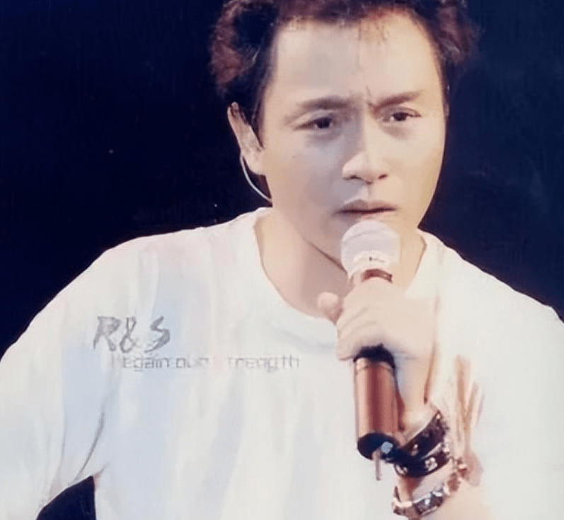 张国荣逝世17周年唐鹤德发文缅怀(2002年张国荣生日唐鹤德为什么缺席)