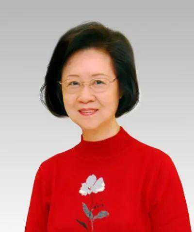 陶昕的前妻：她的丈夫为了琼瑶抛弃了妻子和儿子。她撕碎了三笑88岁带走丈夫的仇恨。