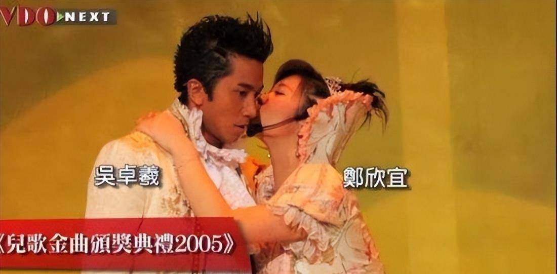 我爸不管，我妈不在。有一次我跪在男朋友面前求他不要走。郑投诉过郑吗？