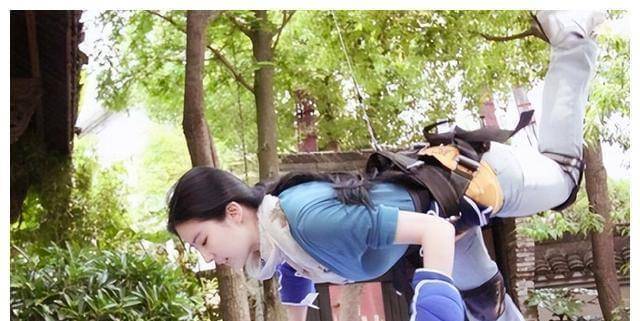 《美女暴击》刘亦菲：身价过亿，一件棉袄穿了十年，现在国籍有争议。