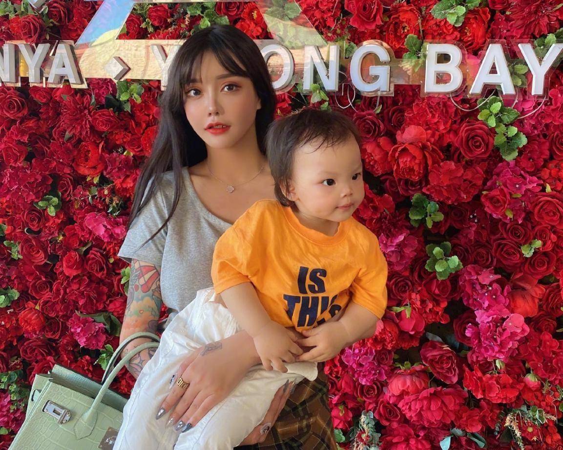 韩安冉的双眼皮(韩安冉脸部做过什么手术)