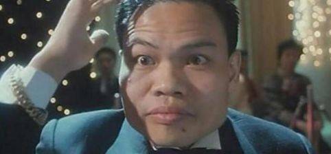 他是最丑的演员,妻子一夜之间损失上亿身家,儿子长发浓妆夸张。