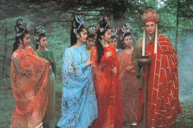 陈丽华是嫁给谁了(陈丽华出家了吗)