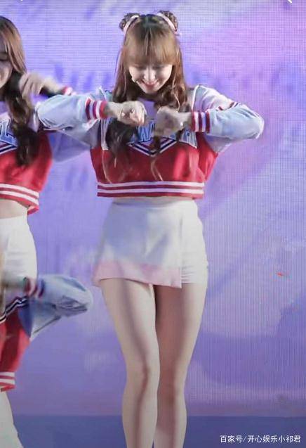 程潇太胖成不了爱豆?看看她的腿和她旁边那个女孩的腿的对比。如果她体重超过一百呢?