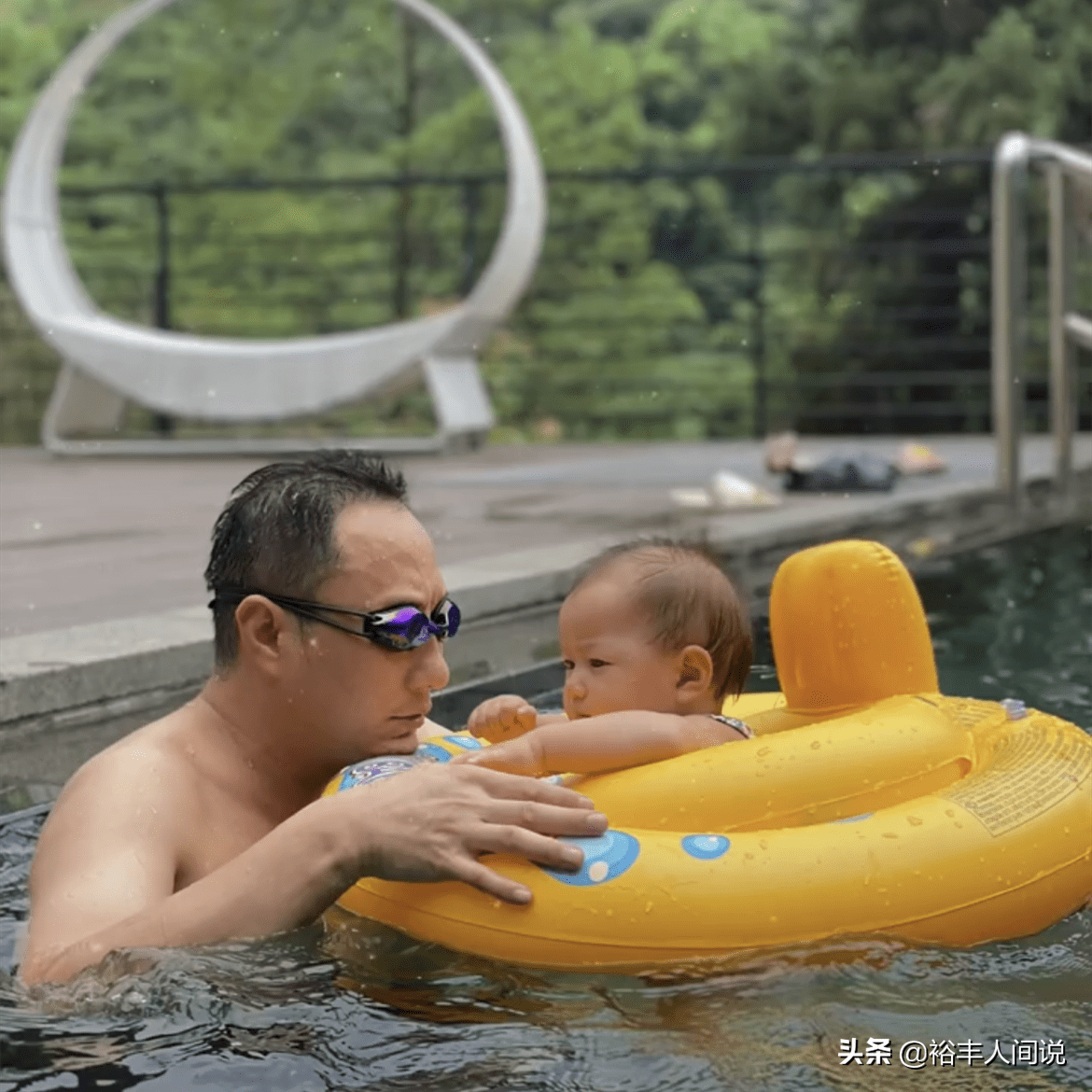 谭警官 结婚(50岁谭警官首晒父女合照!扎小辫超可爱,小21岁三婚妻子气质突出)