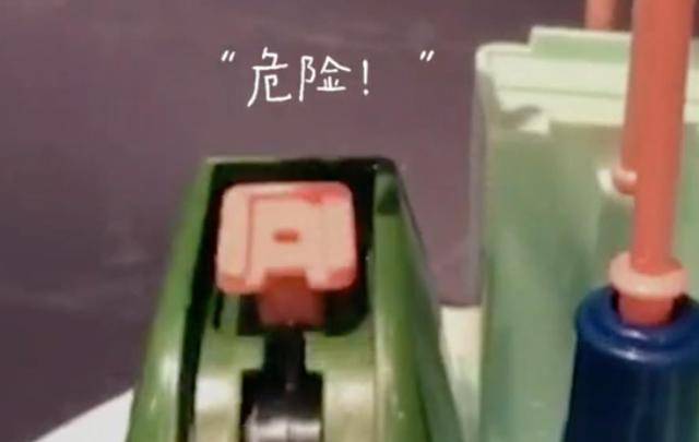 与分手后，赵变得颓废了？半年不想接新戏，想争取儿子的抚养权。