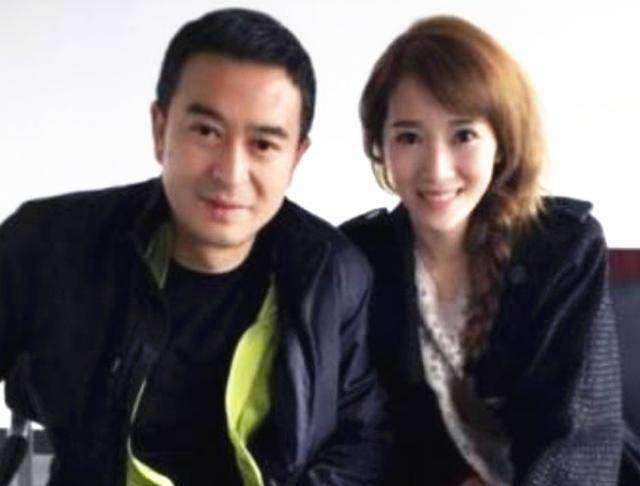 李连出席港台派对!腰挎万元包太时尚,吕良伟老婆秀身材。