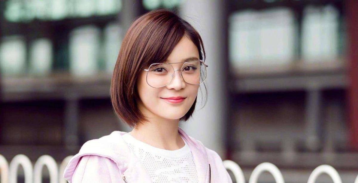 我曾经和杨在同一个班,我得到了的支持。不演戏后的袁姗姗靠的是什么火?