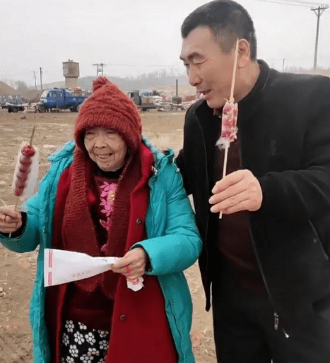 85岁的马回应争议，钱没进儿子口袋，却只字不提的“啃老”