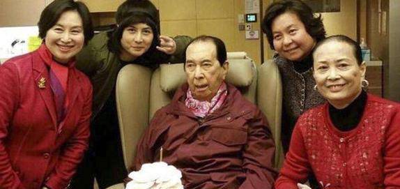 我妻子在同一个地方出了车祸。何鸿燊为什么不允许调查?霍英东揭开了其中的奥秘。