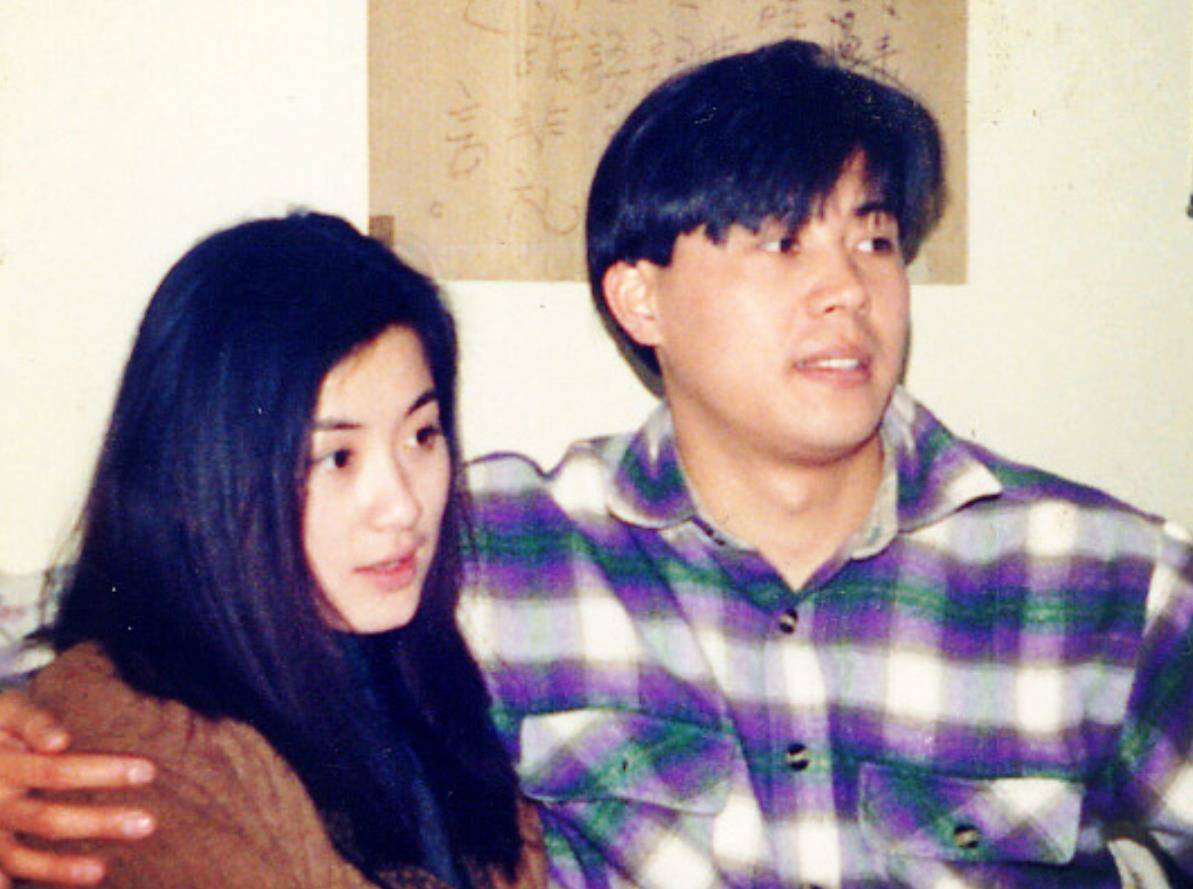 佟瑞心娶了生病发胖的夏青,夏青冒险为他生下一双儿女。现在他很快乐。