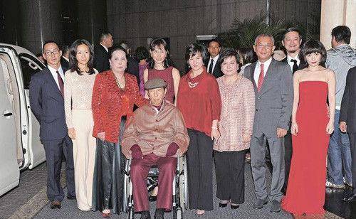 我妻子在同一个地方出了车祸。何鸿燊为什么不允许调查?霍英东揭开了其中的奥秘。