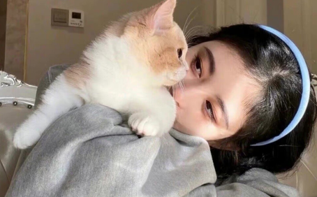 为什么微博有很多男生私信我(男生通过微博私信要女生微信)