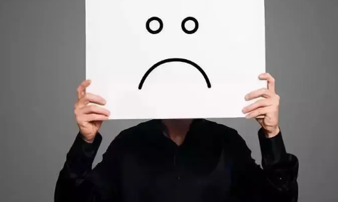 焦虑症和鬼有关系吗?(焦虑症是被阴魂附身了吗)