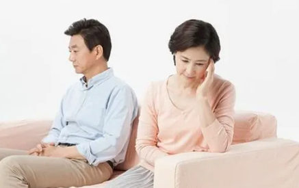 身体这疼那疼是更年期的症状吗(更年期为什么身上总是这疼那疼的呢)