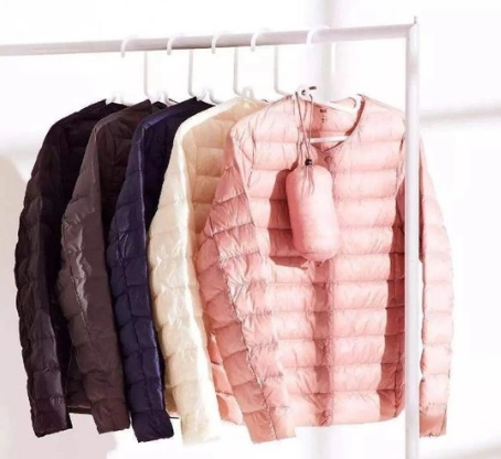 羽绒服用什么洗最好(羽绒服用什么洗衣液)