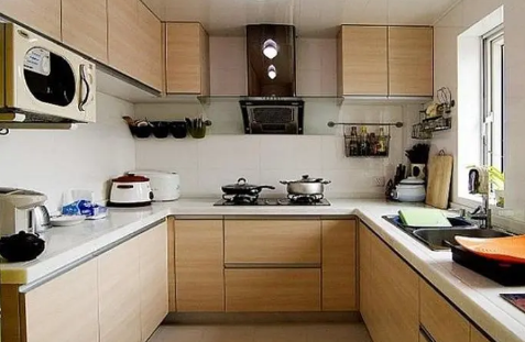 厨房挂什么颜色门帘好(厨房挂什么颜色门帘最符合风水)