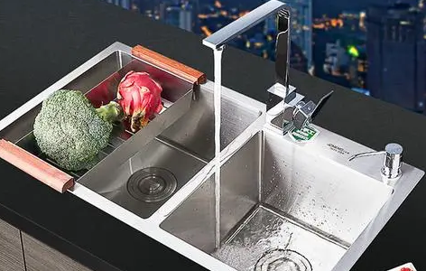 灶台洗菜盆怎么摆放合适呢(厨房里燃气灶和洗菜盆摆放位置有什么讲究吗)