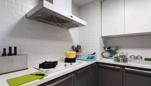 厨房地砖太油和脏怎么擦更干净(厨房瓷砖太油,用什么来清洁)