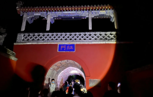 为什么尽量不要晚上去爬泰山呢(晚上去爬泰山危险吗)