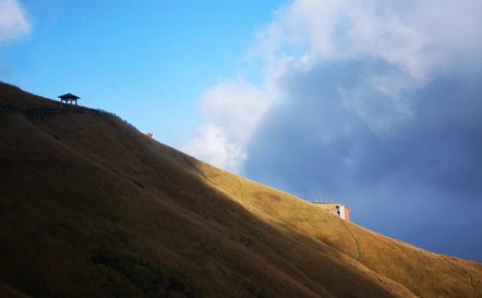 8月份去武功山露营会不会太冷(武功山帐篷节2022时间)