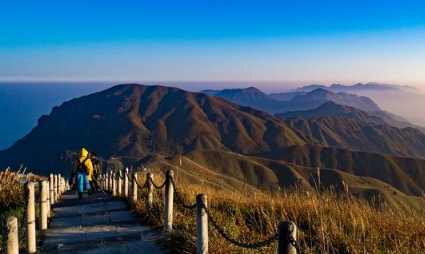 8月份去武功山露营会不会太冷(武功山帐篷节2022时间)