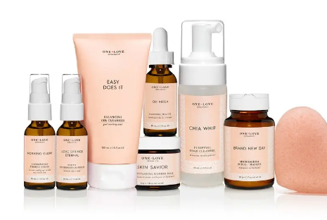 护肤品放在室内有点热可以用吗(夏天房间太热可以放护肤品吗知乎)