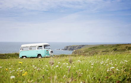 结婚一个月内不能穿白色衣服吗(结婚一个月内不能回娘家住么)