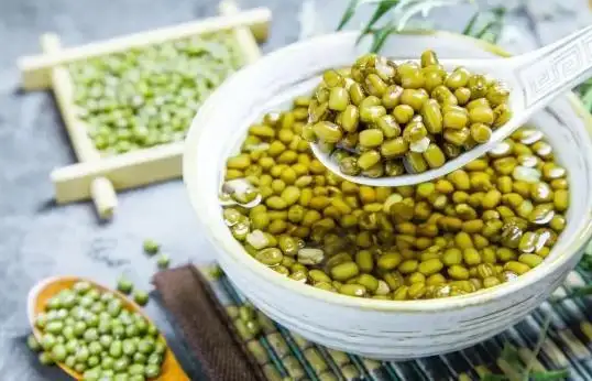 绿豆汤不加糖效果会更好吗吗(绿豆汤放糖会影响效果嘛)