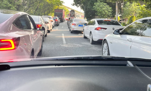 车子过户给老婆保险还要重新买吗吗(车子过户给老婆了保险用过户吗)